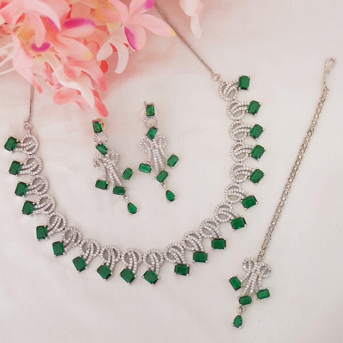 White Gold Emerald and Diamond Necklace – Meira T Boutique